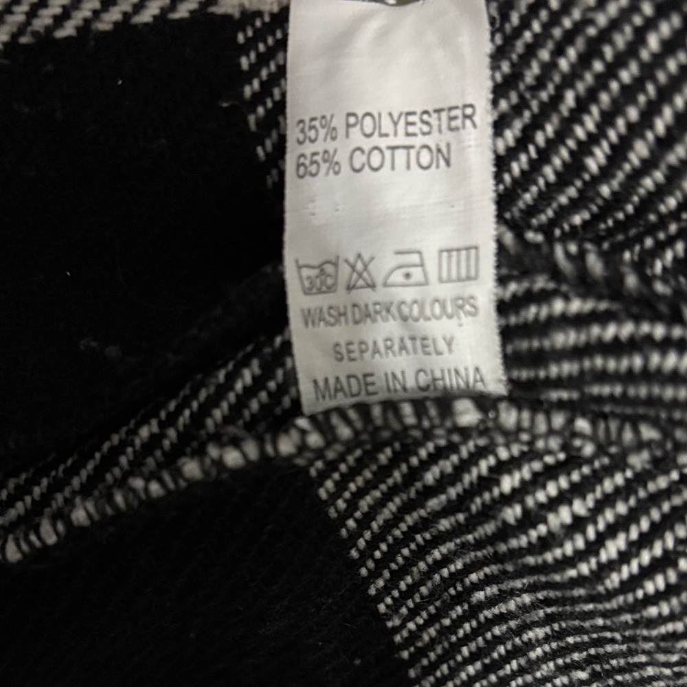 Black and White Plaid Open Vest - Picture 2 of 3